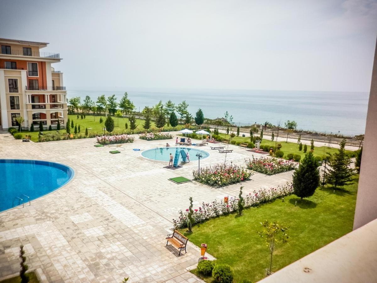 Premier Fort Beach - Premium Apartments Sveti Vlas Extérieur photo